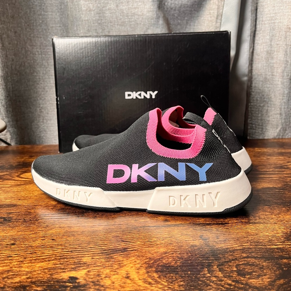 New  DKNY SHOES